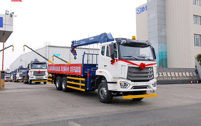 徐工SQS250隨車起重機批量發(fā)車，助力 “一帶一路” 沿線基建騰飛